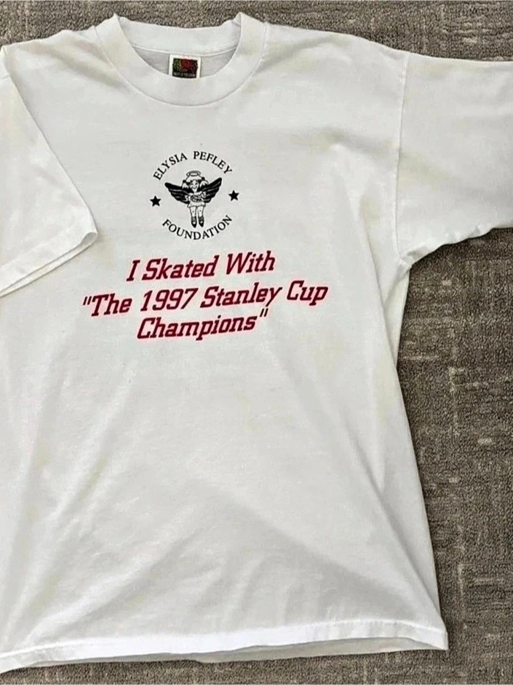 Fruit of the Loom Elysia Pefley Foundation 1997 Stanley Cup Champions T-Shirt De